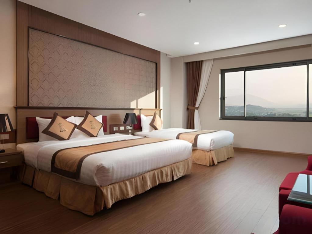 Royal Palace Hotel Tuyen Quang Exterior foto